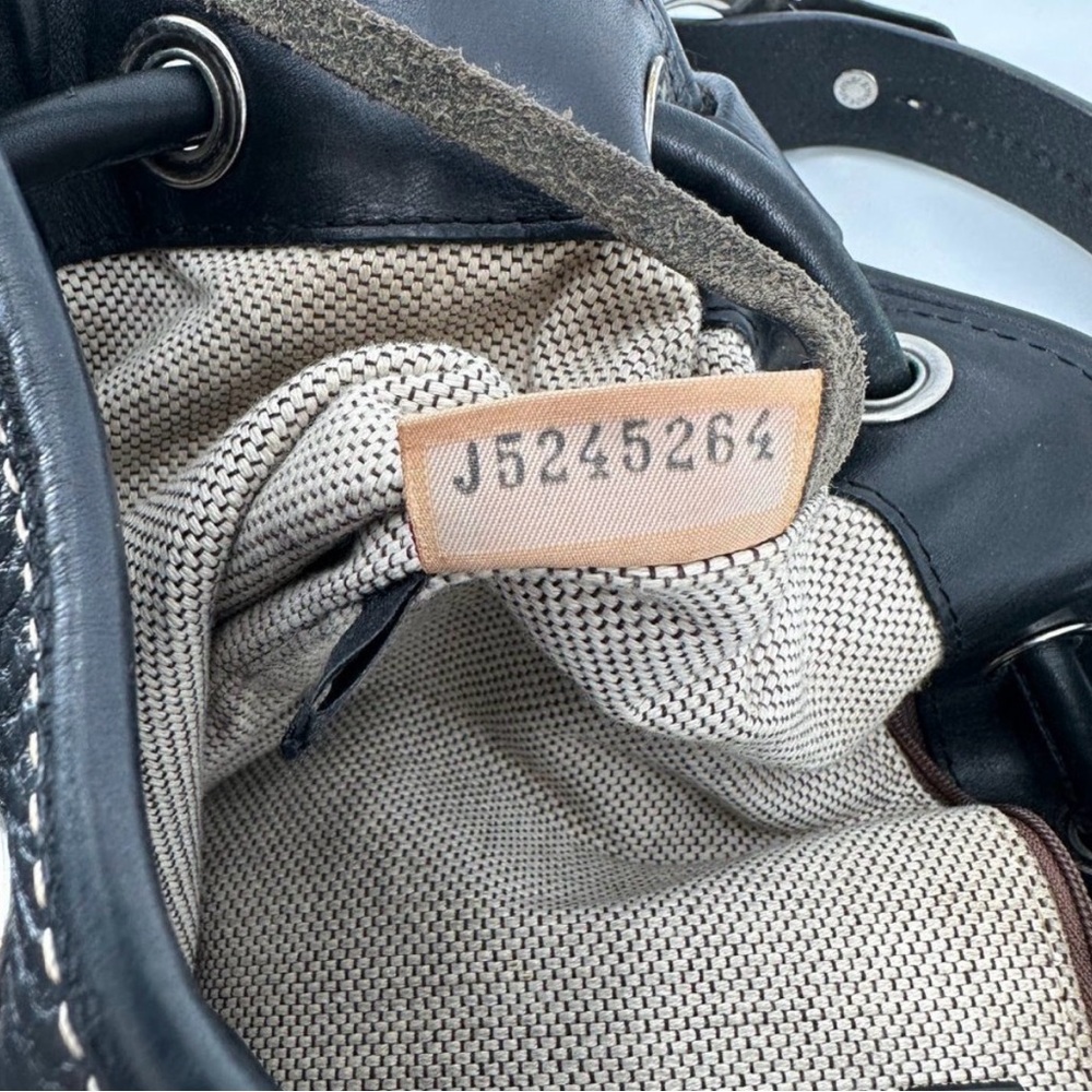 Dooney & Bourke AWL Vintage Black Pebble Leather Drawstring Bucket Bag Purse - Picture 8 of 10